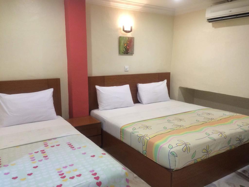 City Star Hotel Kulai Esterno foto
