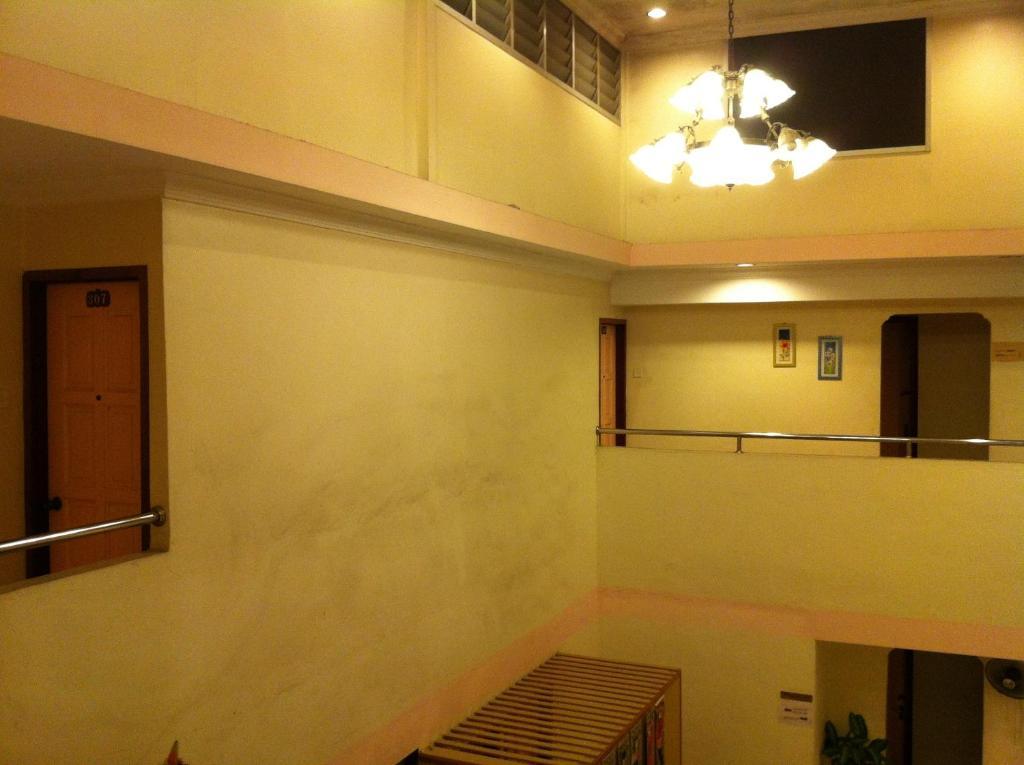 City Star Hotel Kulai Esterno foto