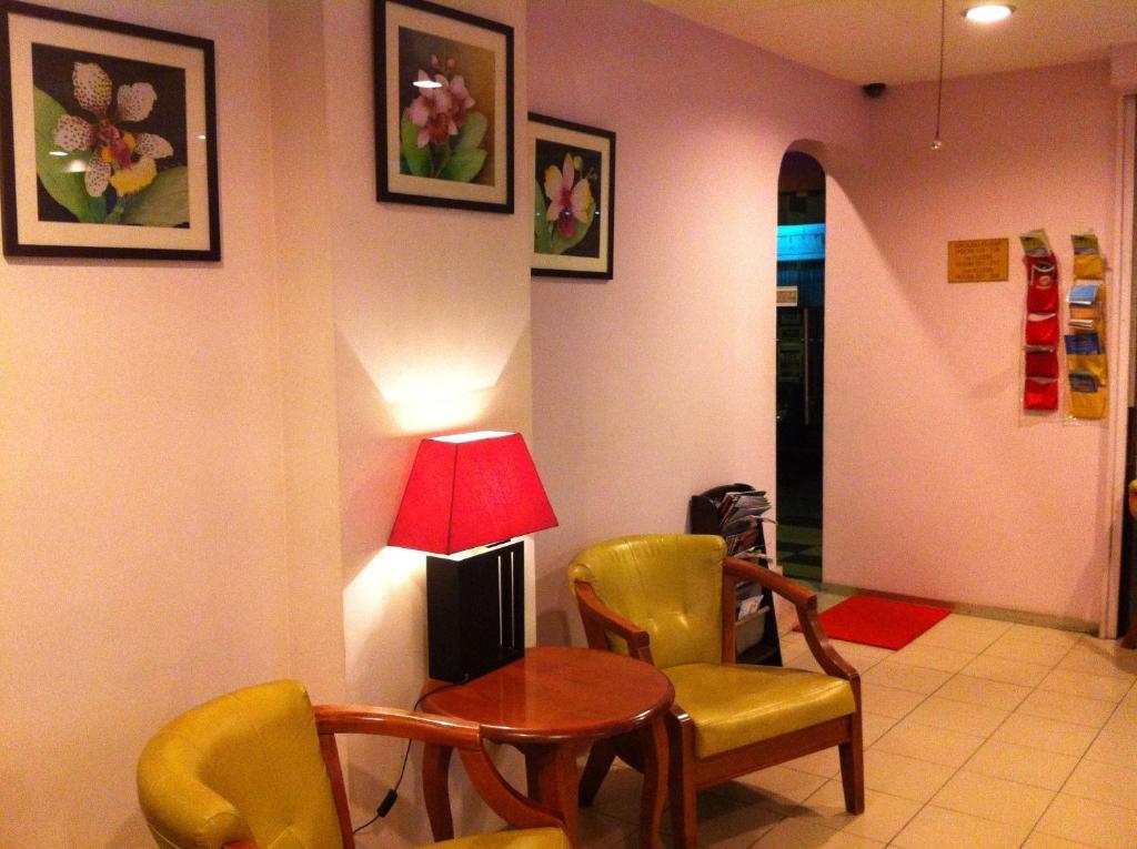 City Star Hotel Kulai Esterno foto